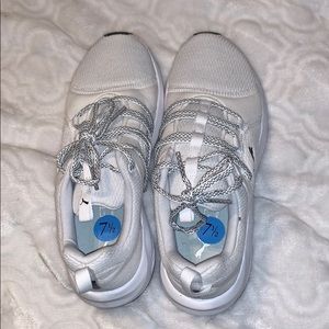 White sneakers puma